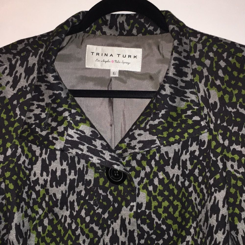 Trina Turk 2 Piece Skirt Suit Set - snake print - Picture 3 of 8